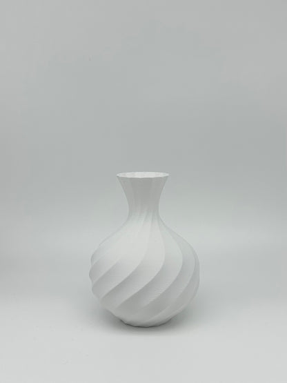 Dahlia in white